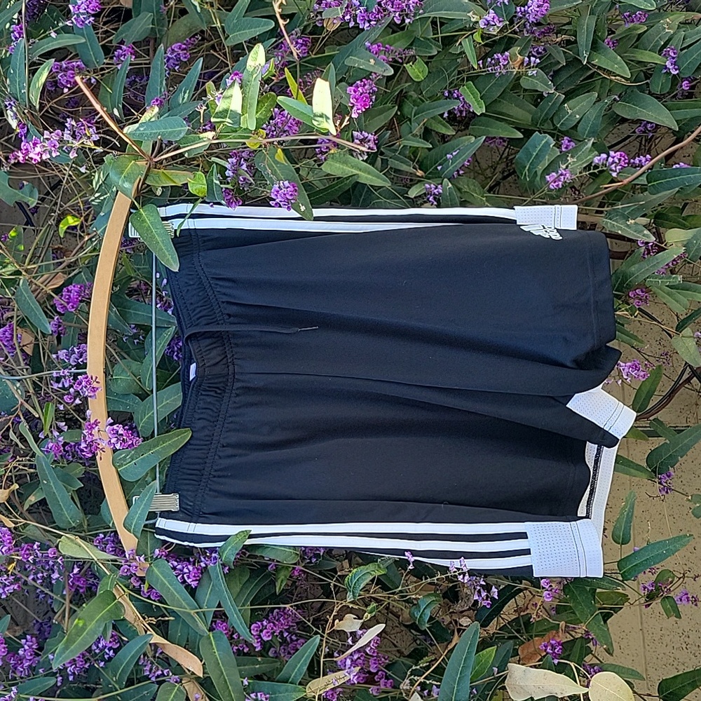 ADIDAS Athletic Black and White Shorts Mens Size Medium